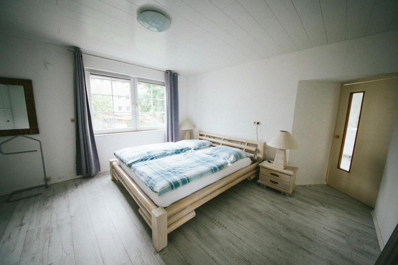 Grosse & Voll Ausgestattete Apartments, Studios, Doppelzimmer, Workspace, Parkplatz, Netflix, Prime & Schnelles Wifi In Ruhiger Lage Mit Garten 鲁多尔施塔特 外观 照片