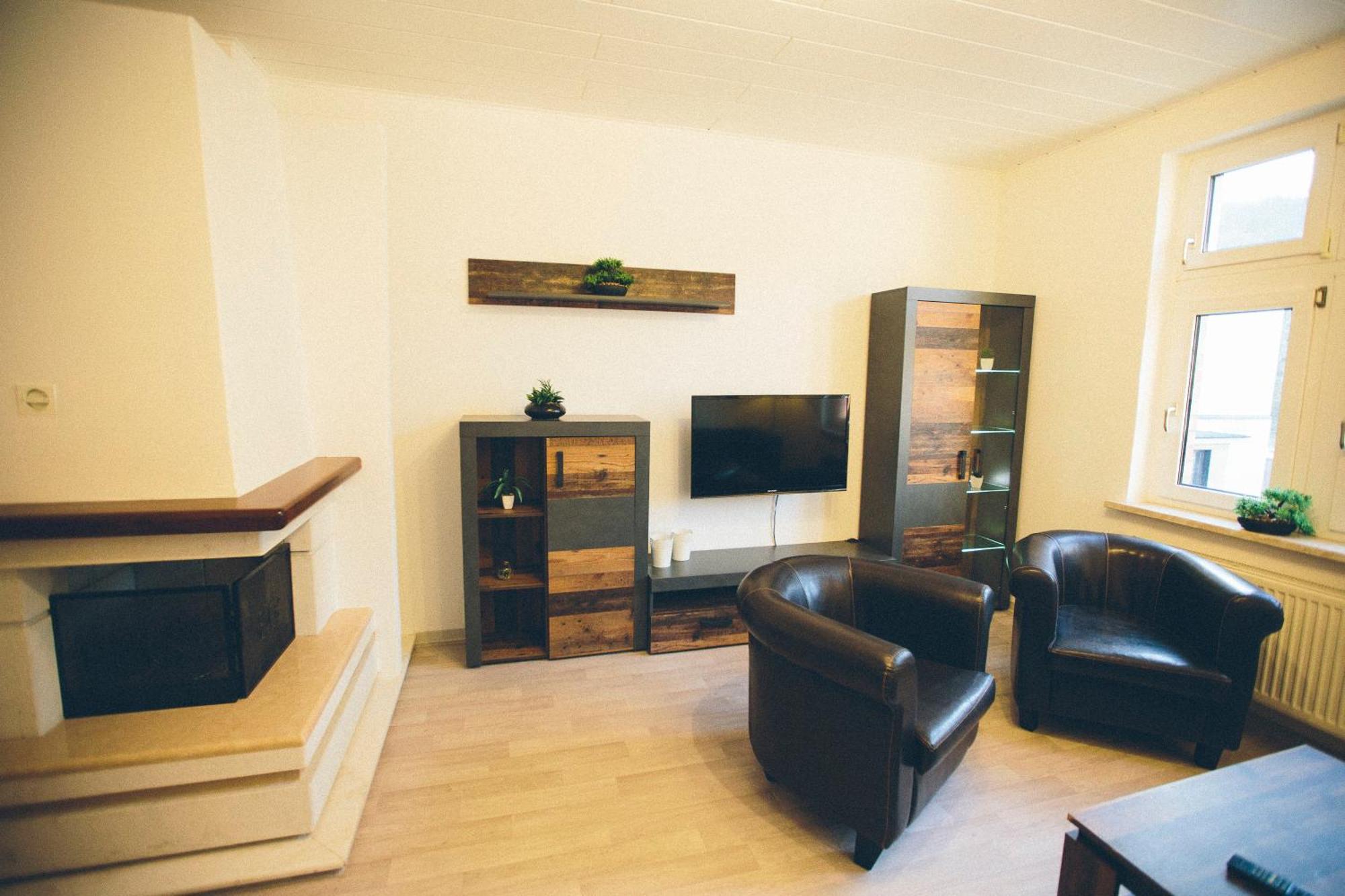 Grosse & Voll Ausgestattete Apartments, Studios, Doppelzimmer, Workspace, Parkplatz, Netflix, Prime & Schnelles Wifi In Ruhiger Lage Mit Garten 鲁多尔施塔特 客房 照片