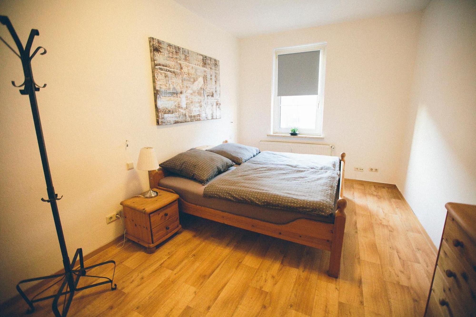 Grosse & Voll Ausgestattete Apartments, Studios, Doppelzimmer, Workspace, Parkplatz, Netflix, Prime & Schnelles Wifi In Ruhiger Lage Mit Garten 鲁多尔施塔特 客房 照片