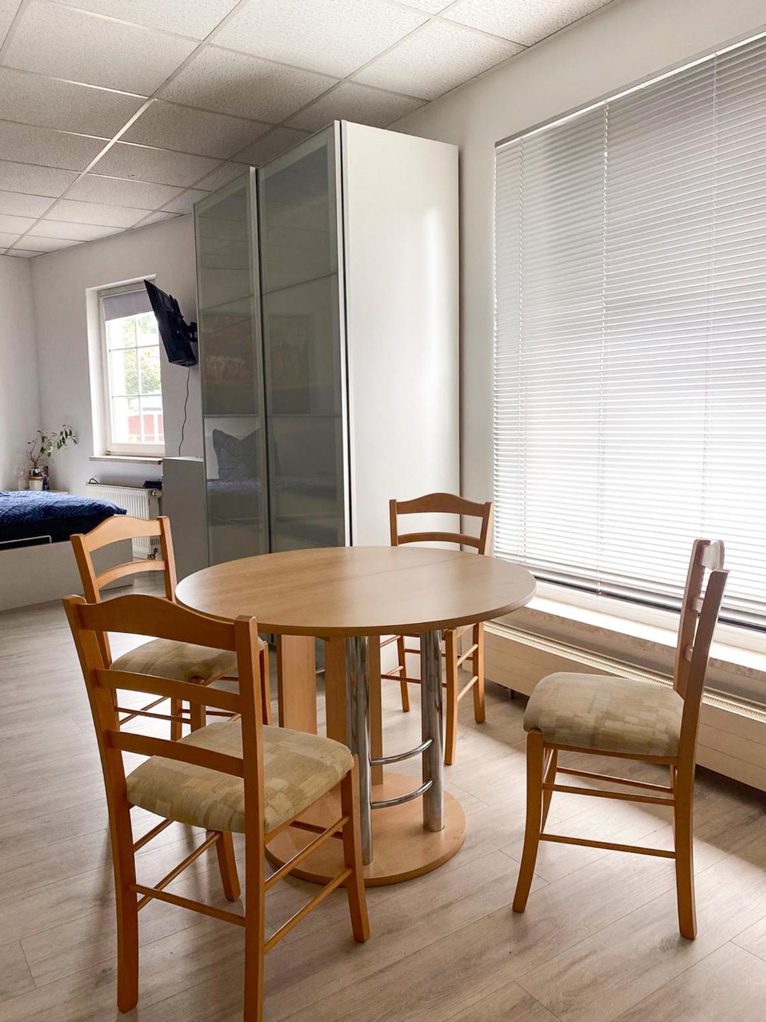 Grosse & Voll Ausgestattete Apartments, Studios, Doppelzimmer, Workspace, Parkplatz, Netflix, Prime & Schnelles Wifi In Ruhiger Lage Mit Garten 鲁多尔施塔特 外观 照片